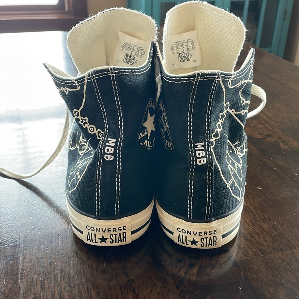 Millie Bobby Brown & Converse Collab - Picture 3 of 8
